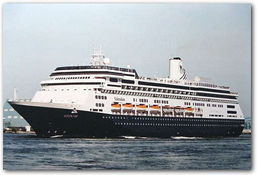 Du thuyền Volendam cứu sống 70 người
