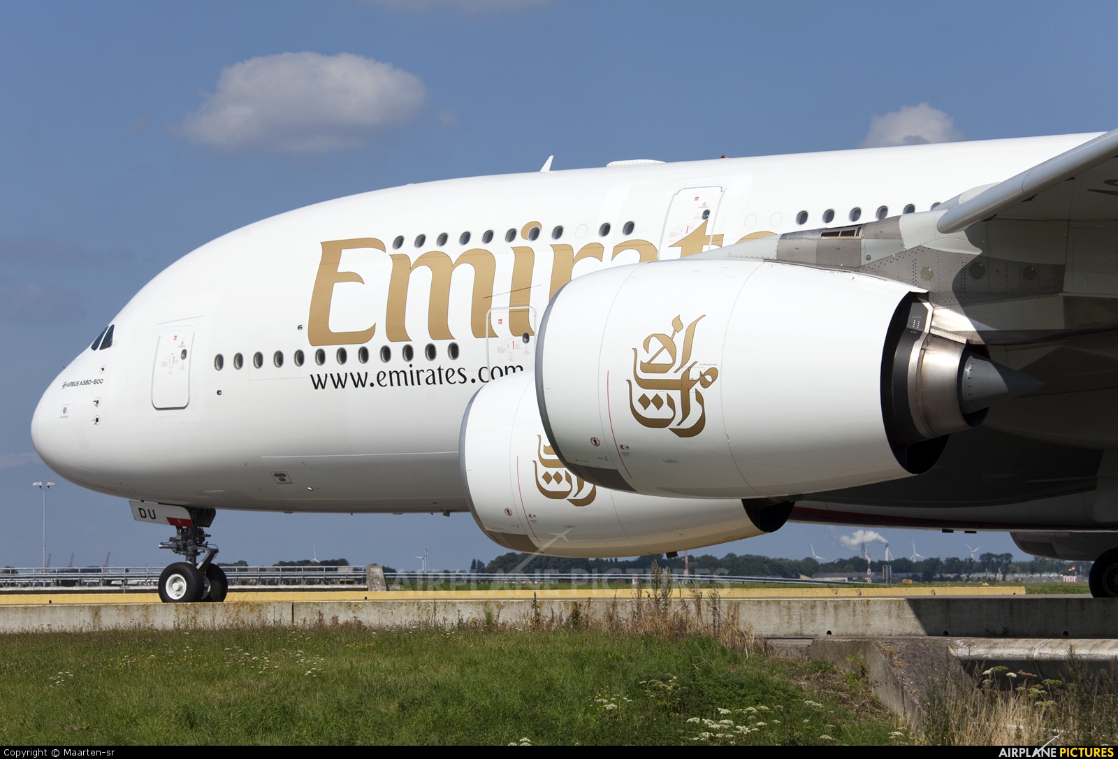 Emirates khai thác đường bay tới Amsterdam bằng máy bay Airbus A380