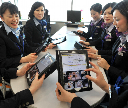 ANA trang bị iPad cho phi hành đoàn